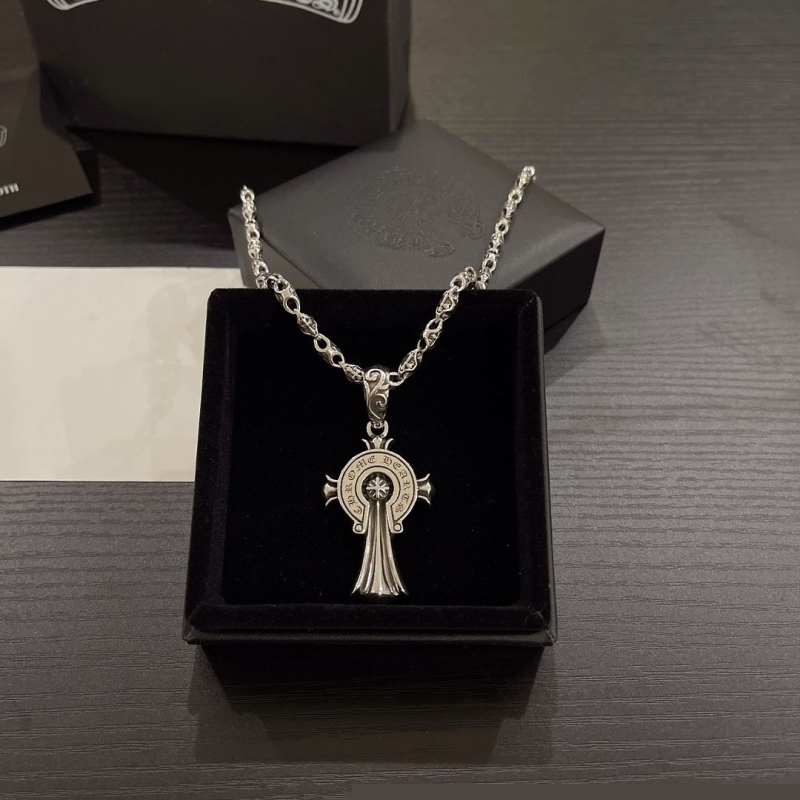 Ch**me He**ts necklaces